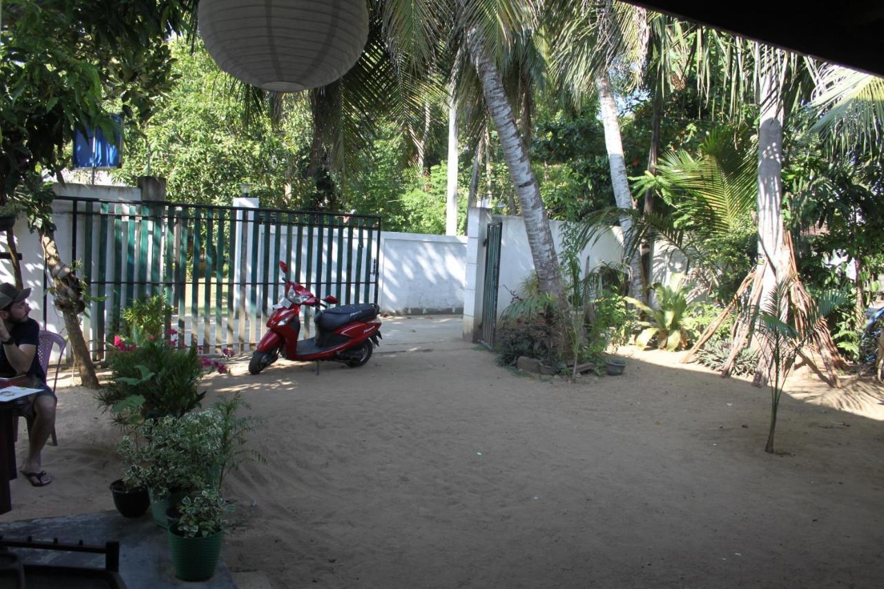 Chithra Homestay Tangalle Exterior foto