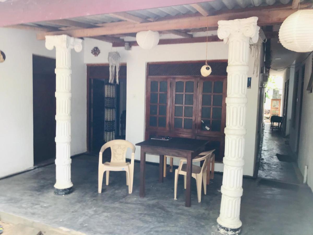 Chithra Homestay Tangalle Exterior foto