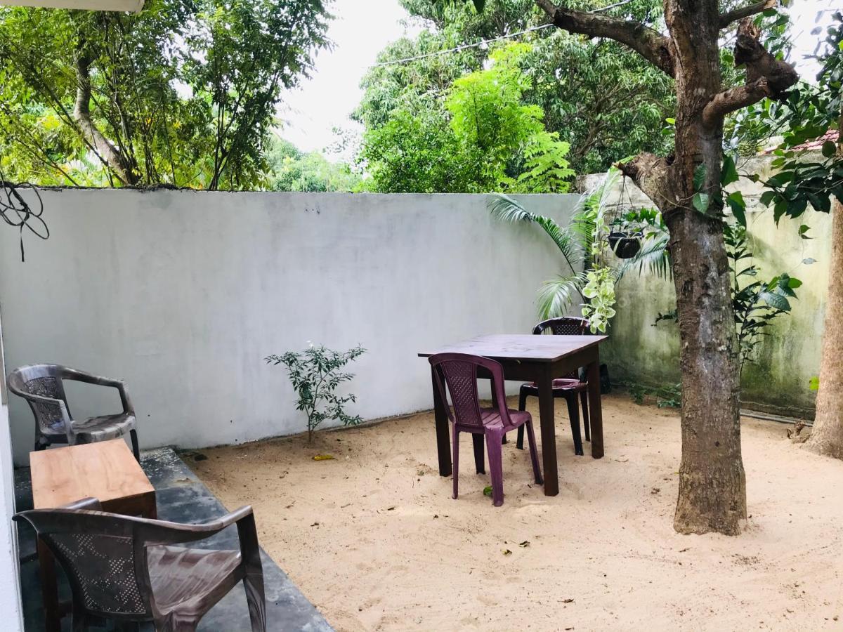 Chithra Homestay Tangalle Exterior foto