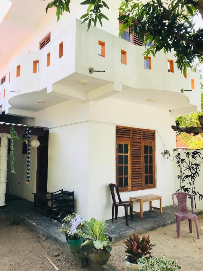 Chithra Homestay Tangalle Exterior foto